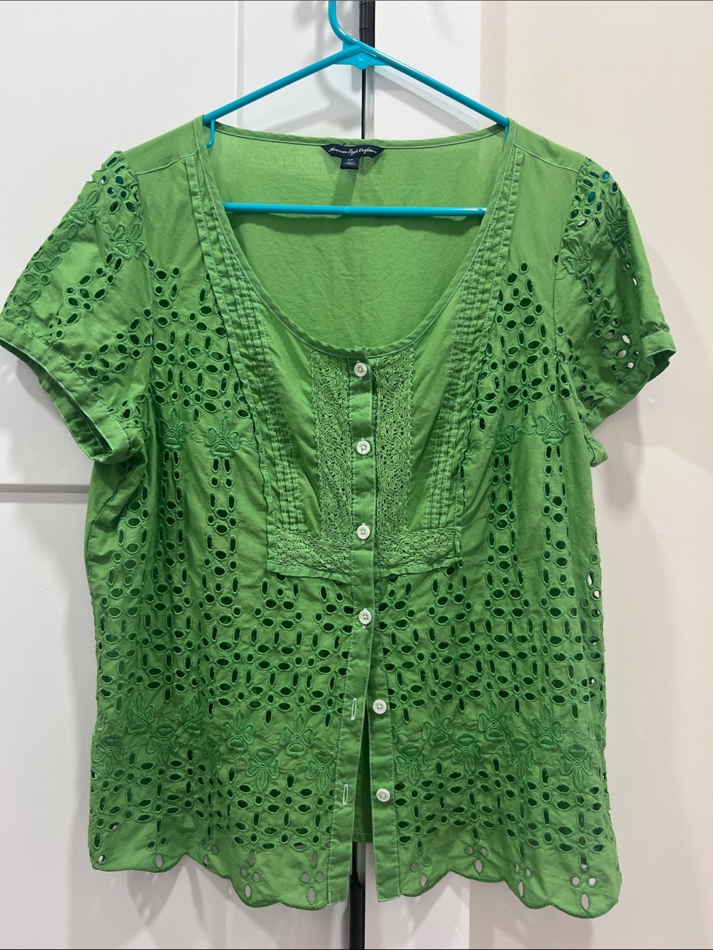 Large American Eagle Outfitters Green Eyelet Button-Front Women's Top Lace